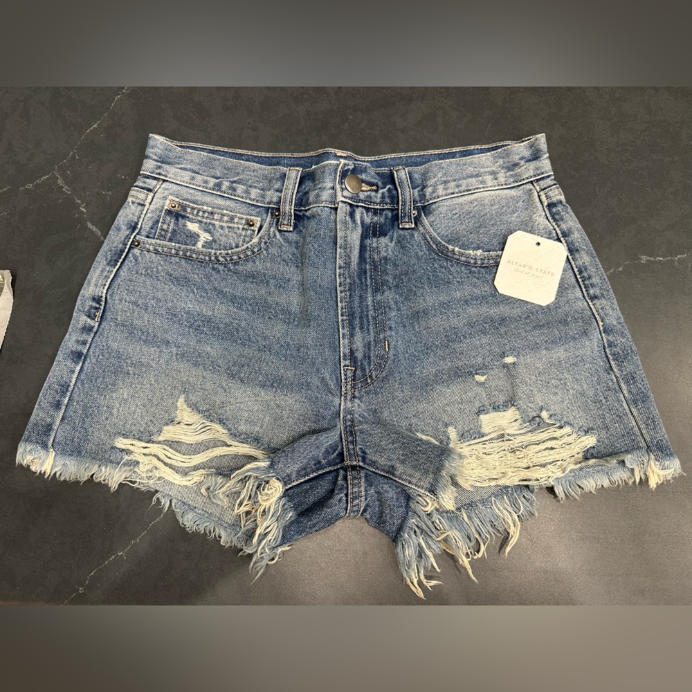 NWT Altar’d State Denim Cut-Off Shorts Women’s Size Medium